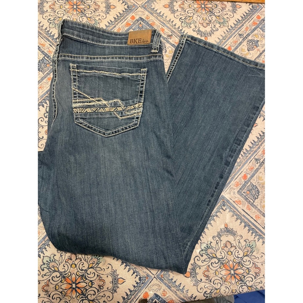 BKE Payton Bootcut Jeans Womens 36L Medium Wash Embroidered Pockets Denim